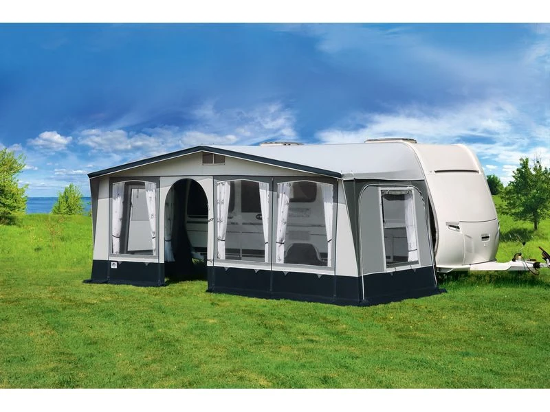 Brand Caravanvoortent Topas 240 1 Brand Caravanvoortent Topas 240